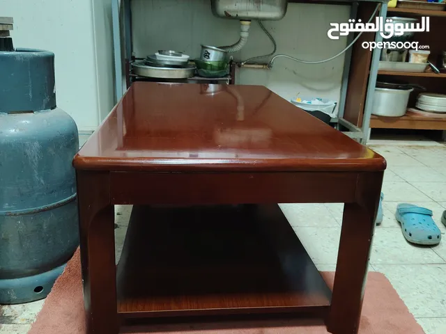 طربيزة بحالة ممتازة. زان اصلي