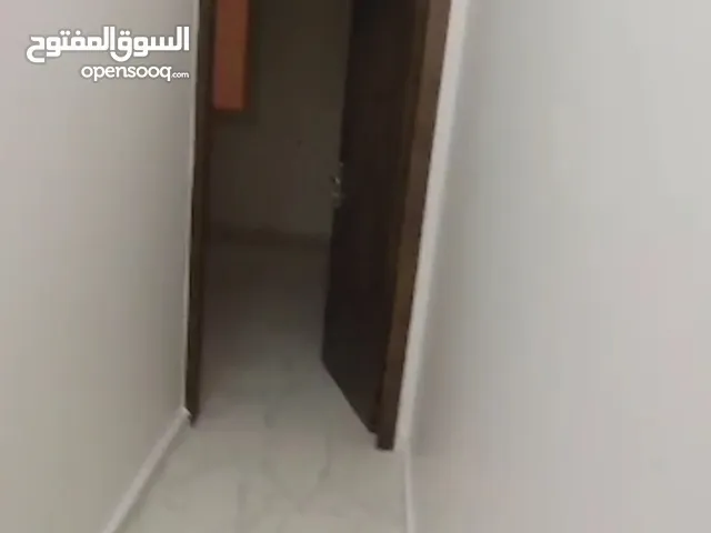 مكتب للايجار في موقع مميز في الهرم محطه المساحه