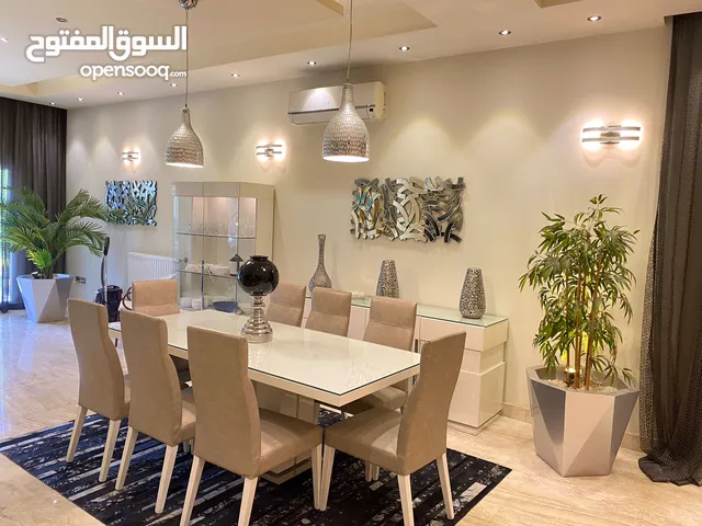 450 m2 More than 6 bedrooms Villa for Sale in Giza Sheikh Zayed
