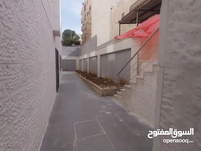 الرابية 190  حديقه 200م كراج خاص