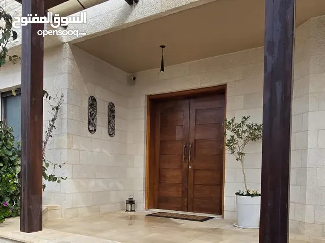 525 m2 5 Bedrooms Villa for Sale in Amman Dabouq