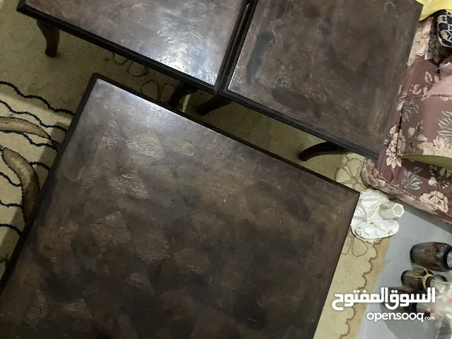 طاولات للبيع
