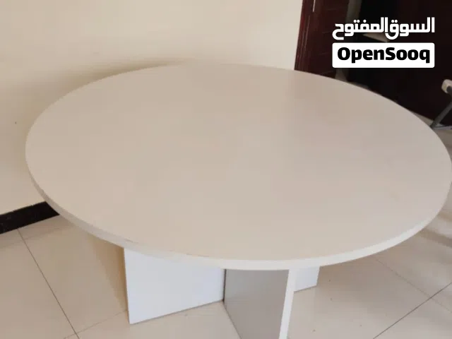 47" Round Dining table for sale in good condition