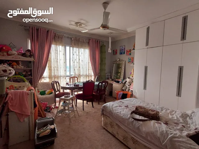 3 Bedrooms Apartment for Sale in Qurum REF:1052AR