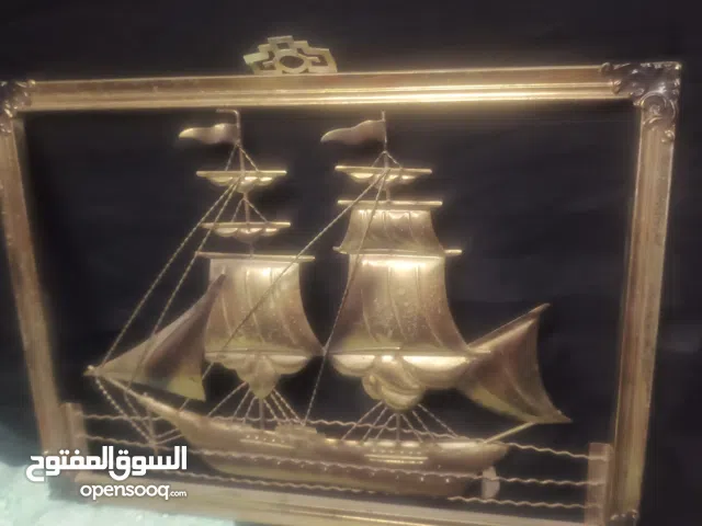 برواز حائط معدني راقي ورائع جدا وملفت للنظر لعشاق الفخامه والقطع المصنوعه يدويا