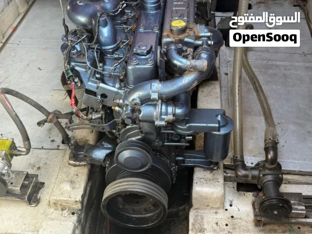 للبيع محرك قارب صيد لنج اسوزو 330 حصان
