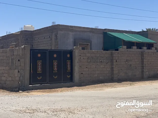 140 m2 3 Bedrooms Townhouse for Sale in Tripoli Wadi Al-Rabi