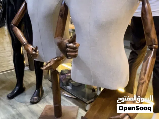 ديكور محل ملكانات خشب للبيع سعر الملكانه 150 اثنين بـ 250 النظافه 95٪ للإستفسار واتساب او شريحه