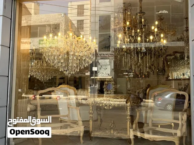 معرض إنارة واثاث للبيع بسعري مغري في خلدا تحديداً عند دوار السكر