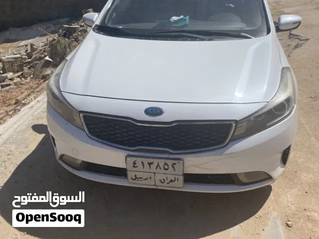 2017 كيا سيراتو Standard
