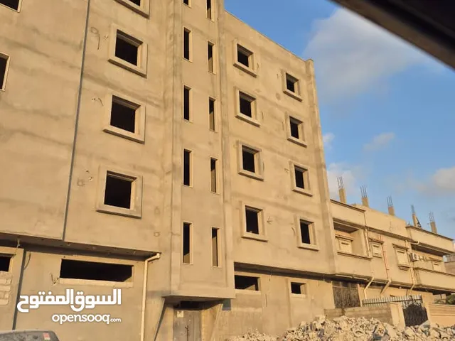 السلام عليكم مبنه استثماري للبيع في منطقة مستشفي العسكري بدون عموله من صاحب العقار مباشرة مبناء يتك