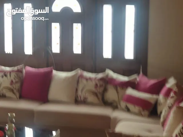 300 m2 4 Bedrooms Townhouse for Rent in Tripoli Souq Al-Juma'a