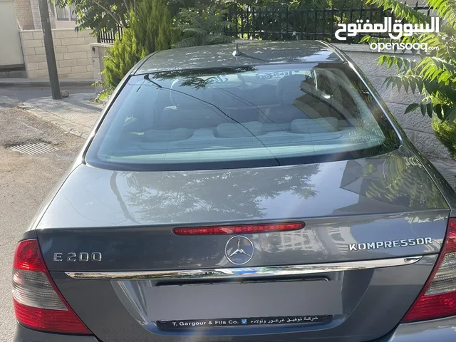 مرسيديس elegance e200 للبيع 2008 لون فضي/ازرق وارد غرغور، مالك واحد، ماشيه 156000