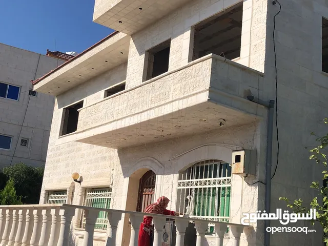 300 m2 3 Bedrooms Townhouse for Sale in Ramtha Romtha