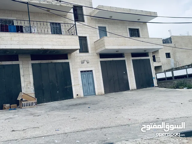 270 m2 5 Bedrooms Townhouse for Sale in Ramallah and Al-Bireh Sinjil