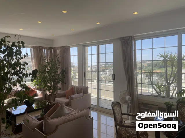 للبيع / شقه طابقيه وروف منفصلين مفروشين بالكامل بمساحه اجماليه 445 م في منطقة الرحمانيه دابوق