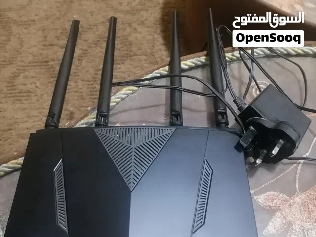 راوتر  D-Link DWR-M960، وهو جهاز توجيه يدعم شبكات 4G LTE بسرعة AC1200. مفتوح عجميع الشبكات