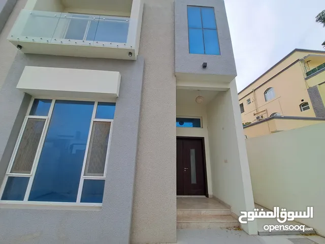 95 m2 3 Bedrooms Apartments for Rent in Muscat Al Mawaleh