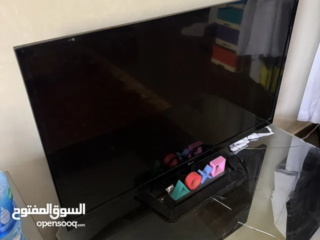 LG Other 46 inch TV in Al Ain