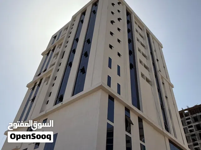 شقة غرفة وصالة للبيع في غلا موقع مميز تشطيب فاخر + مكيفة و مجهزه بالكامل  32000