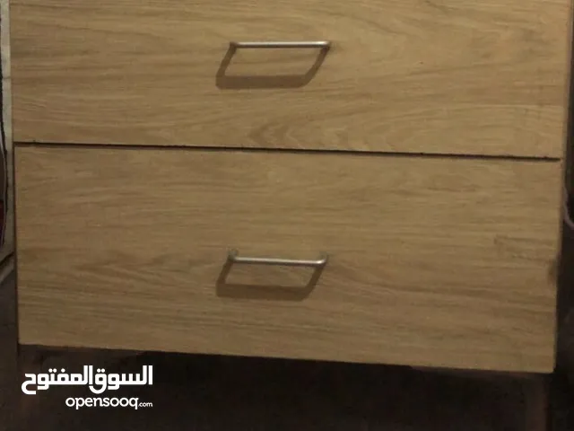 غرفة نوم تفصيل خشب إكر ألماني /استعمال خفيف شبه جديدة