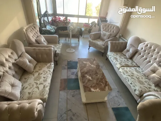 كنب مع طاوله