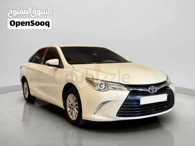 2017 تويوتا كامري SE