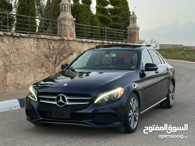 C     ᄉ Mercedes-Benz