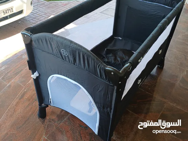 سرير اطفال قابل للتحويل250 درهم