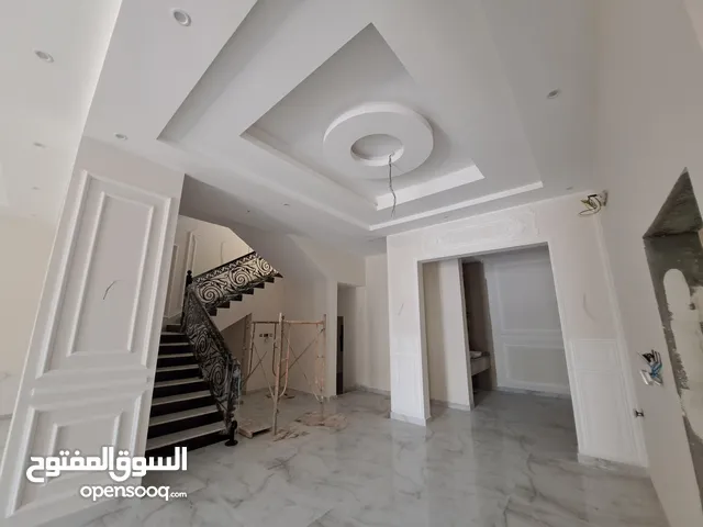 477 m2 5 Bedrooms Villa for Sale in Muscat Al Khoud
