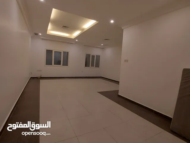 200 m2 3 Bedrooms Apartments for Rent in Hawally Jabriya
