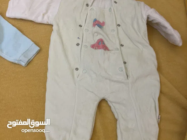 سالوبيتات حديثي الولادة من شهر لسته أشهر