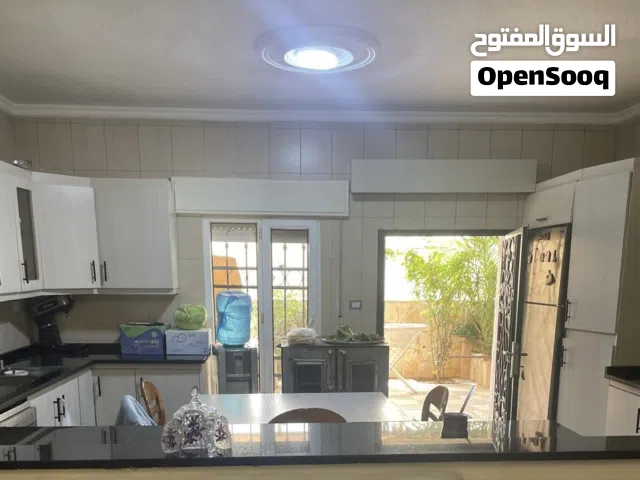 174 m2 3 Bedrooms Townhouse for Sale in Amman Al-Mansour