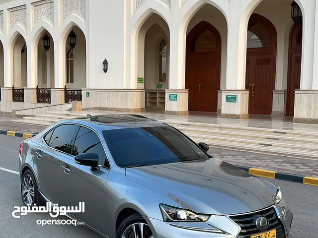 Lexus IS 2018 in Al Dakhiliya