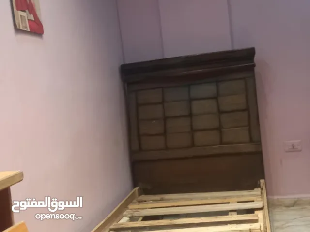 تخت عدد 2 لاتيه تفصيل بحال الوكاله للبيع بسعر مغري
