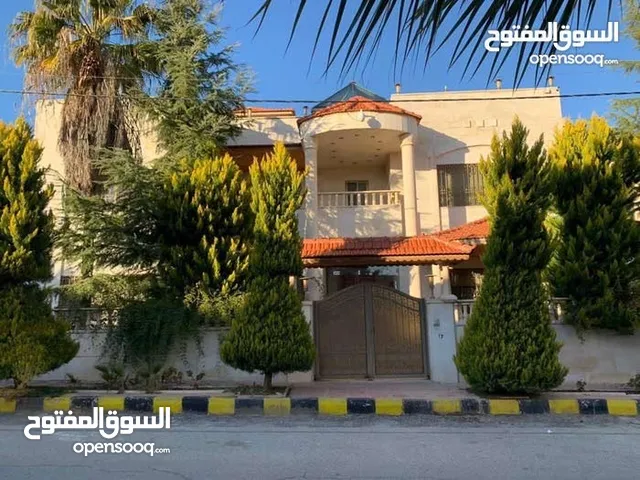 720m2 4 Bedrooms Villa for Sale in Amman Khalda