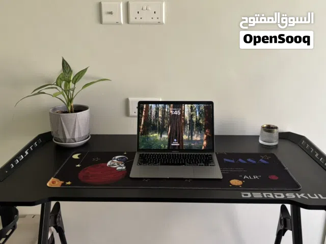 العنوان: مكتب قيمنق ودراسة "Deadskull" بحالة ممتازة جداً (شبه جديد