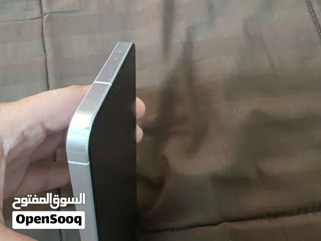 جالكسي A56 الجديد من سامسونج بحالة ممتازة وذاكرة 256 جيجابايت باللون الأبيض