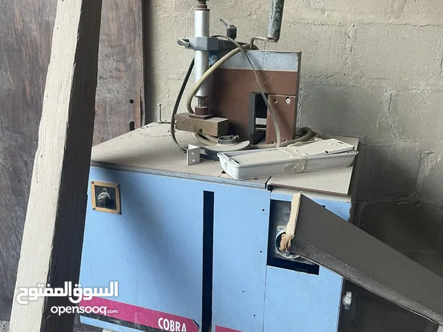 للبيع معدات المونيوم مستعمله بحاله جيده