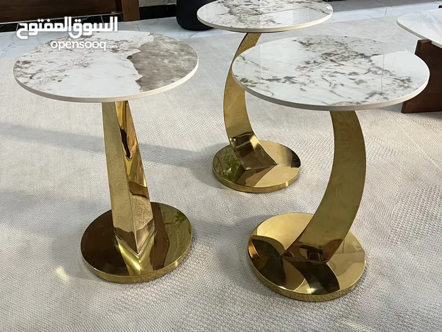 للبيع طاولات جانبيه استخدام بسيط جدا