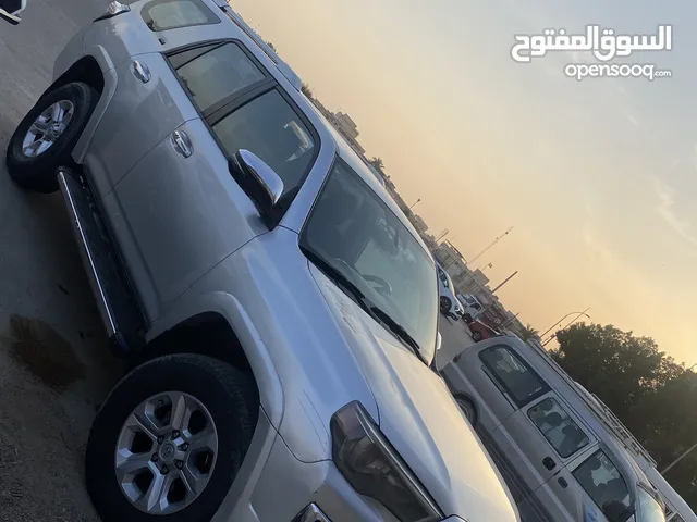 تويوتا فور رنر موديل 2018