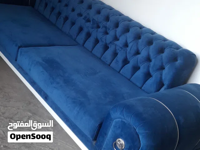 جلسات وصالونات وأسرة جاهزات