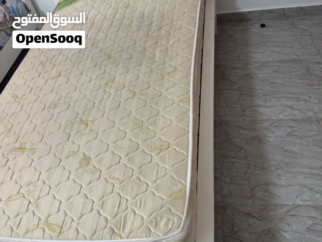 للبيع سرير نوم بحالة ممتاز