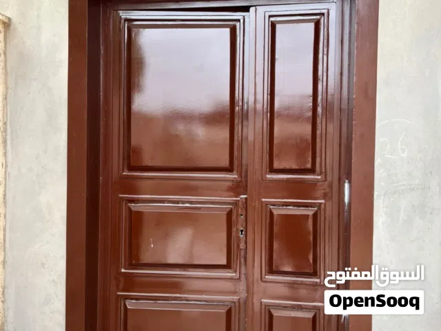 باب حديد .