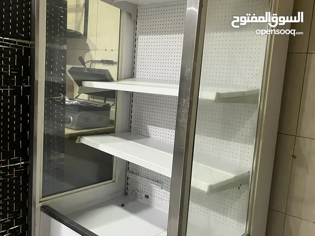 ثلاجه عرض للبيع مفتوحه