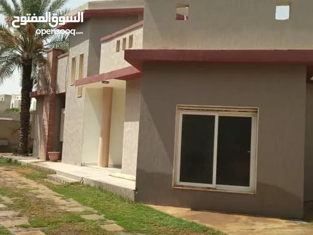 250 m2 3 Bedrooms Townhouse for Sale in Tripoli Ain Zara