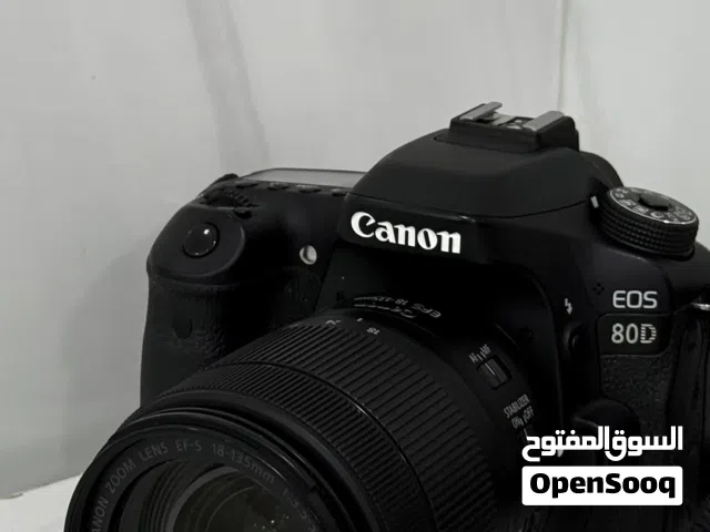Canon EOS 80D مع عدسة Canon EF-S 18-135mm