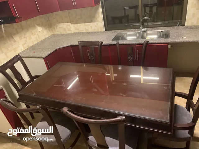 طاوله سفره مستعمله بسعر مغري