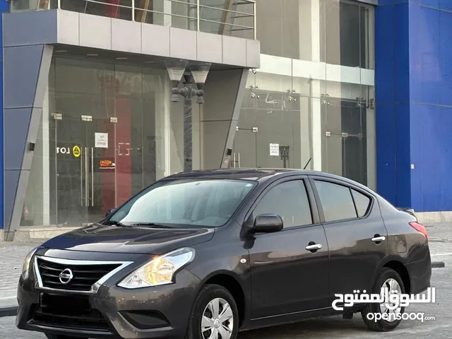 Nissan Sunny S in Southern Governorate
