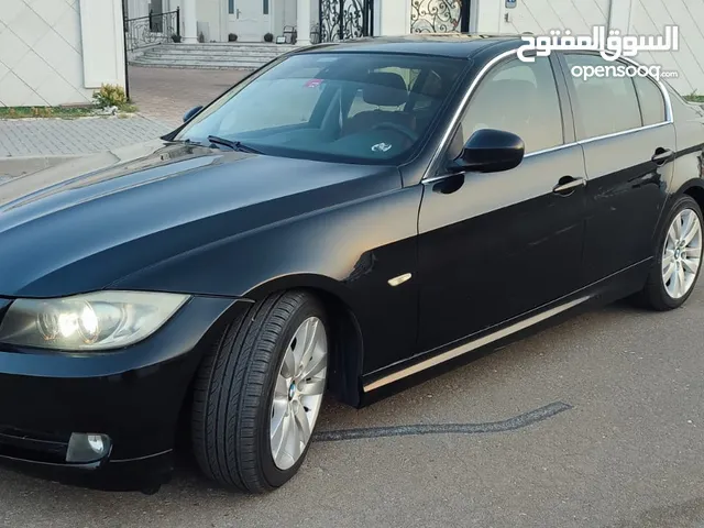 2009 BMW 325i black colour GCC Spec